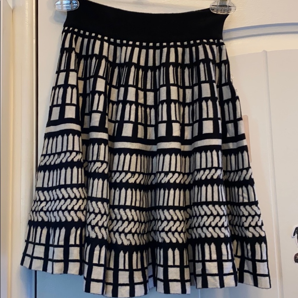 Black & white patterned skirt